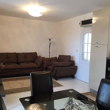 Villa Diana Utjeha Εξωτερικό φωτογραφία