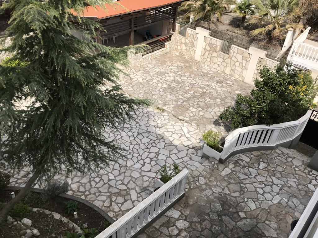 Villa Diana Utjeha Εξωτερικό φωτογραφία